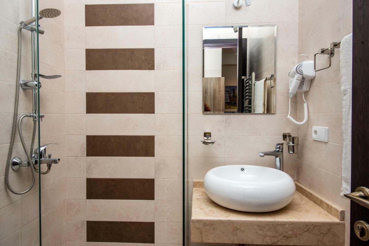Tonusi Luxe Hotel In The Historic City Center Tbilisi Exterior photo